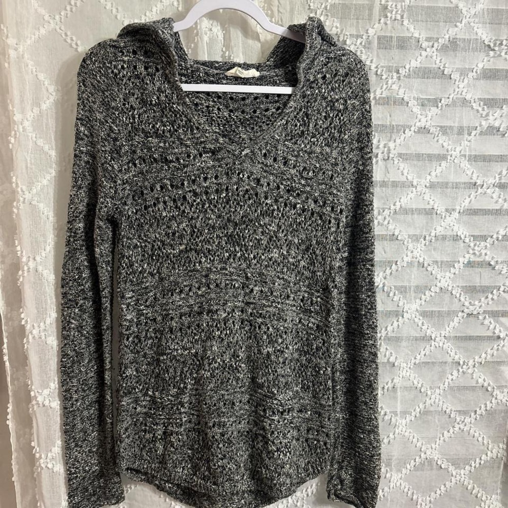 Grey and white knit casual sweater with‎ hood